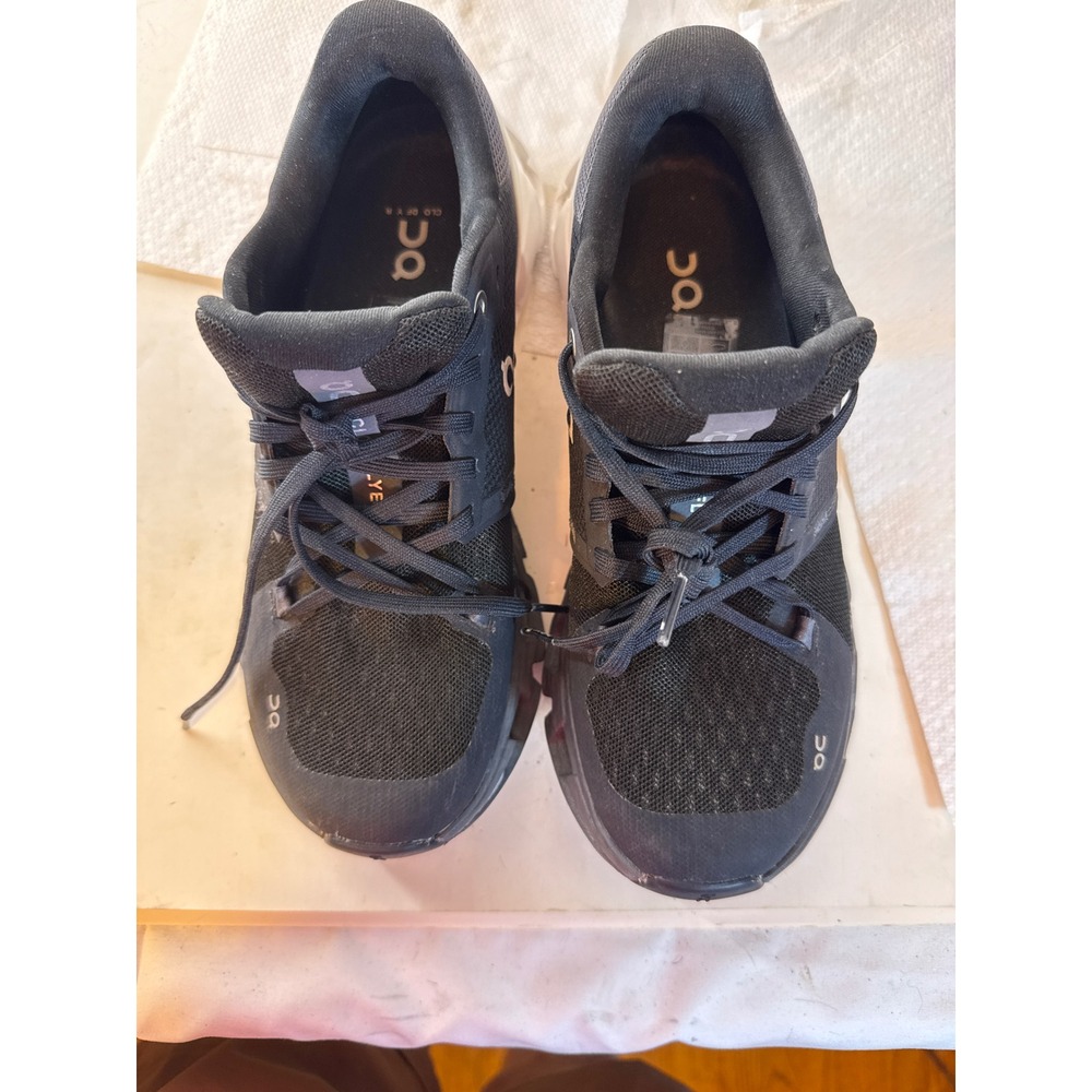 On Cloudflyer Black White Running Shoes Womens 8 71.98671 Swiss Engineering - Picture 9 of 10